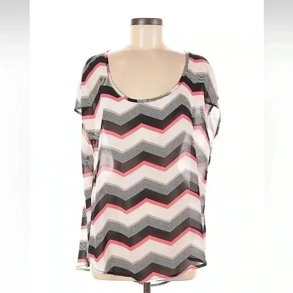 Torrid Pink Black Chevron Print Open Back Sheer Blouse Size M Medium 00 - Picture 2 of 3